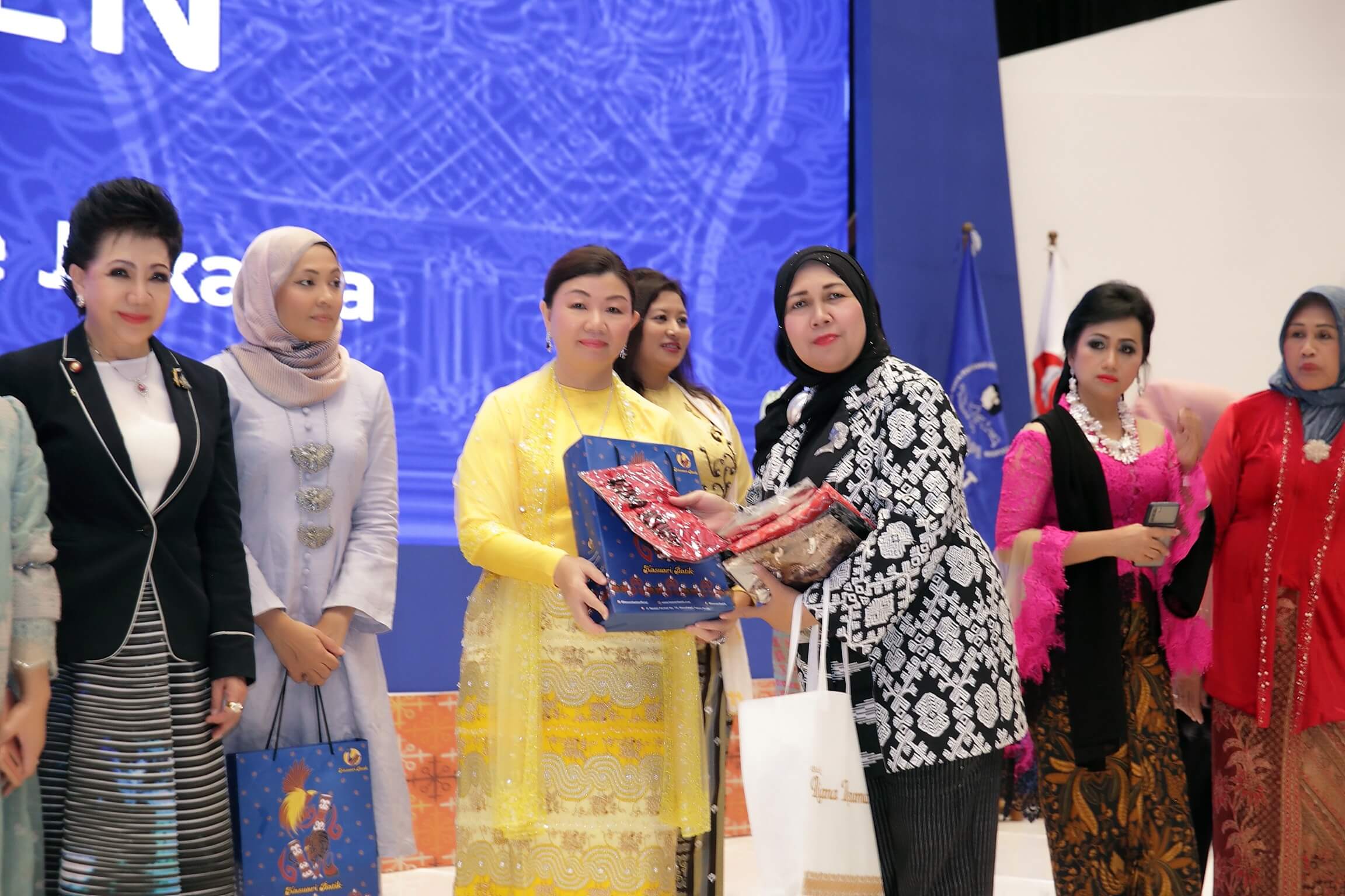 Makan Malam Bersama